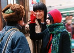 Dumbo (backward) meets Andy Lau and Ren� Liu, a thieves couple